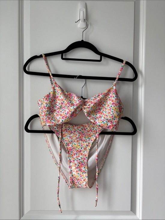 Urban Planet Other - Urban Planet Floral Twist Front Bikini Set